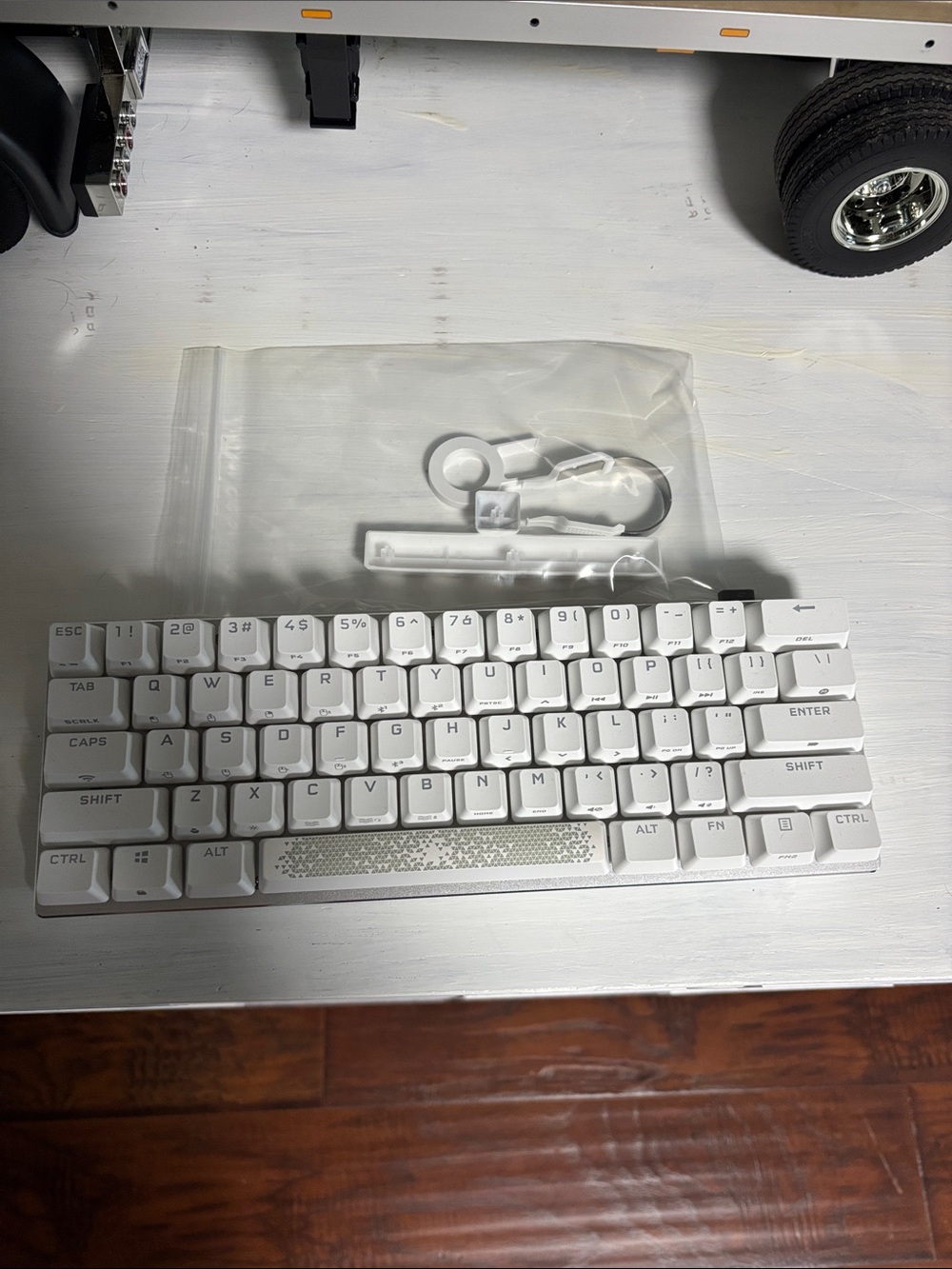 White Compact Keyboard  60% Layout Corsair wireless and Bluetooth k70 Pro